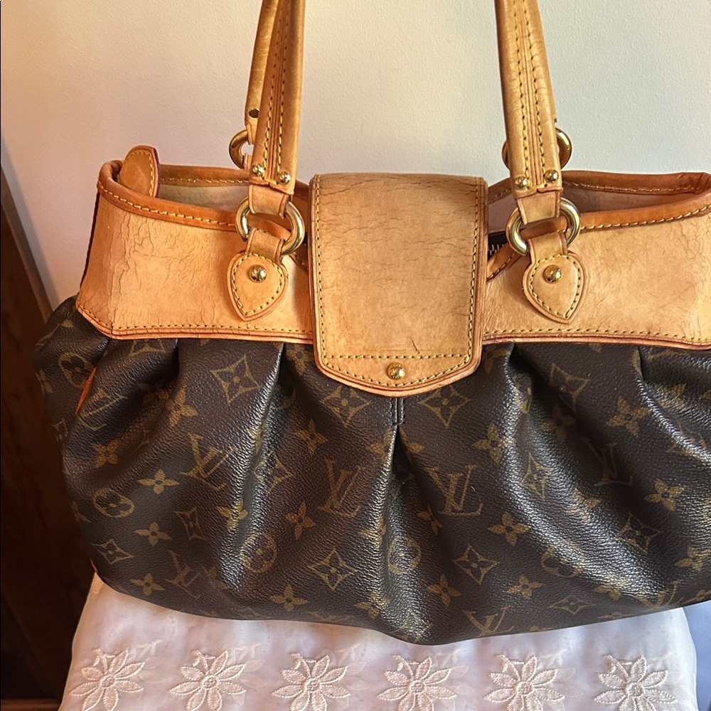 Louis Vuitton Tan and Brown Monogram Shoulder Bag - Picture 7 of 16